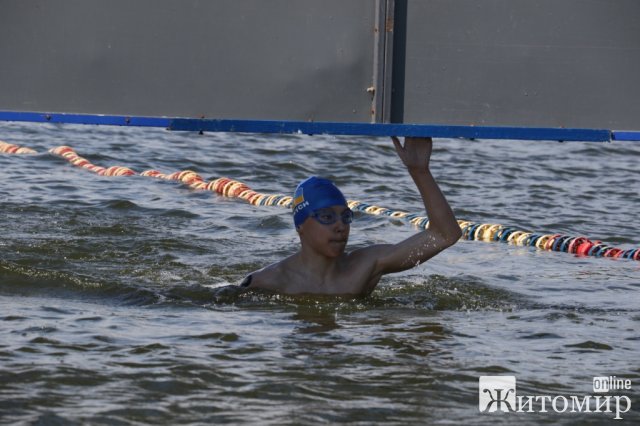 У Житомирі визначили переможців чемпіонату з плавання на відкритій воді. ФОТО