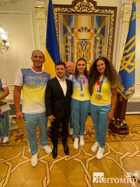 ​Президент зустрівся з переможцями та призерами Олімпіади: серед присутніх була й житомирянка. ФОТО