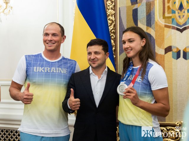​Президент зустрівся з переможцями та призерами Олімпіади: серед присутніх була й житомирянка. ФОТО