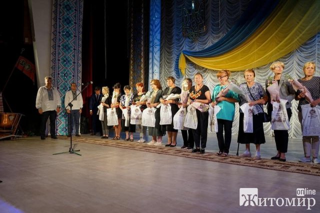 У житомирському драмтеатрі вручили обласні відзнаки. ФОТО