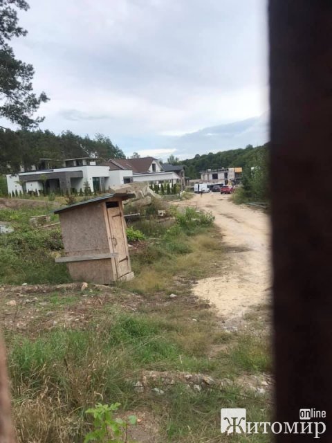 Депутати відгородили узбережжя річки Тетерів, обмеживши право житомирян на доступ до водойм. ФОТО