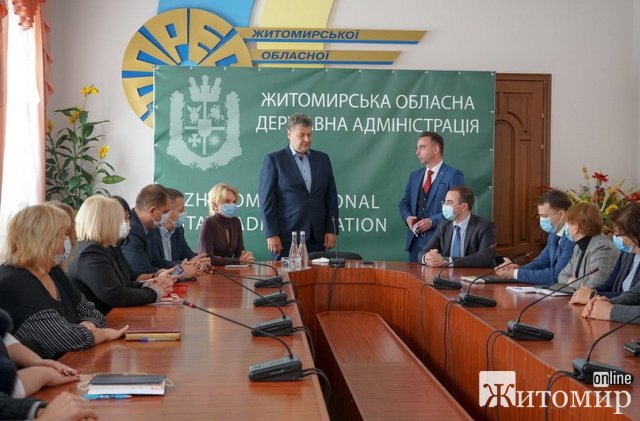 Понад 30, 50 та 100 тис. грн – місячні зарплати заступників голови Житомирської ОДА