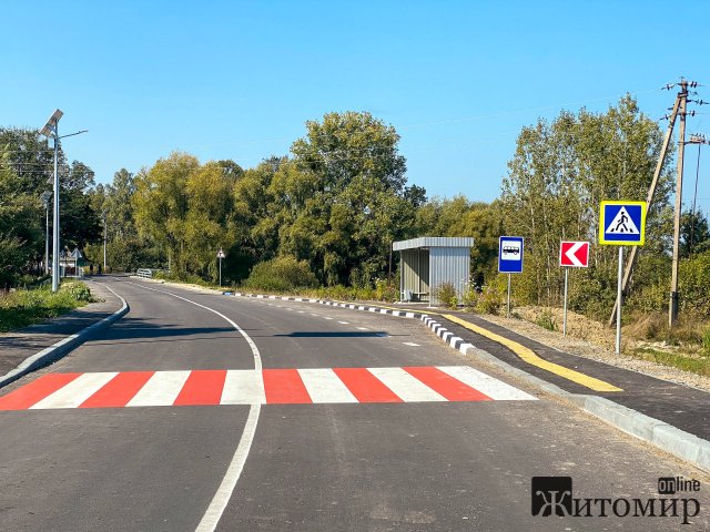 Між селами в Романівському районі відновлюють дорогу, яка "не бачила" капремонту 35 років. ФОТО