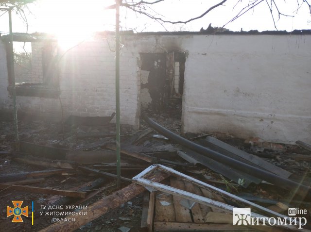 У Брусилівському районі під час гасіння пожежі рятувальники виявили тіло чоловіка. ФОТО