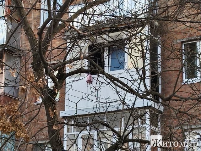 У центрі Житомира горіла квартира. ФОТО У центрі Житомира горіла квартира. ФОТО