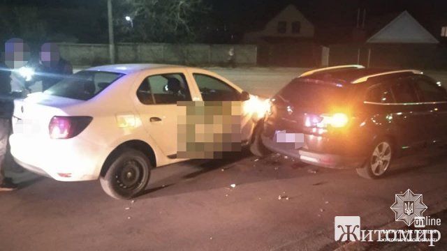 На проспекті Незалежності в Житомирі зіштовхнулись два Renault. ФОТО