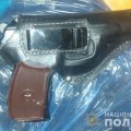 У Бердичеві колишній квартирант погрожував пістолетом жінці та вимагав гроші: чоловіка затримали у Чернівецькій області. ФОТО