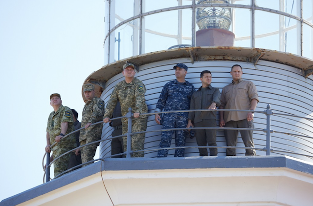Ще ніколи в житті начальник Головного управління розвідки Міністерства оборони України бригадний генерал Кирило Буданов не був таким близьким до провалу… Ще ніколи в житті начальник Головного управління розвідки Міністерства оборони України бригадний генерал Кирило Буданов не був таким близьким до провалу…