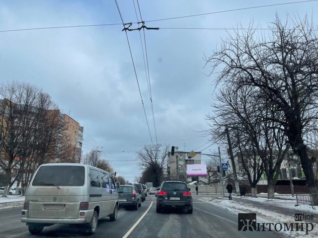 На перехресті Мазепи та Грушевського не працює світлофор. ФОТО