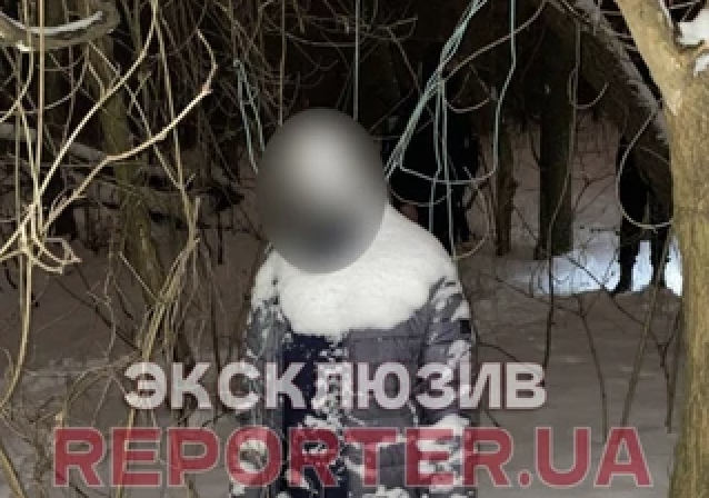 Тіло вже покрилось снігом: у Дніпрі знайшли повішеним нацгвардійця. ФОТО Тіло вже покрилось снігом: у Дніпрі знайшли повішеним нацгвардійця. ФОТО