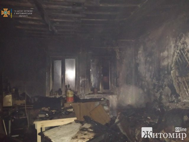 У селищі Новоград-Волинського району горів багатоквартирний будинок, а в Баранівці - господарська будівля. ФОТО