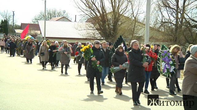 У Глибочиці попрощалися з загиблим військовим 95 десантно-штурмової бригади Дмитром Пилипчуком. ФОТО. ВІДЕО