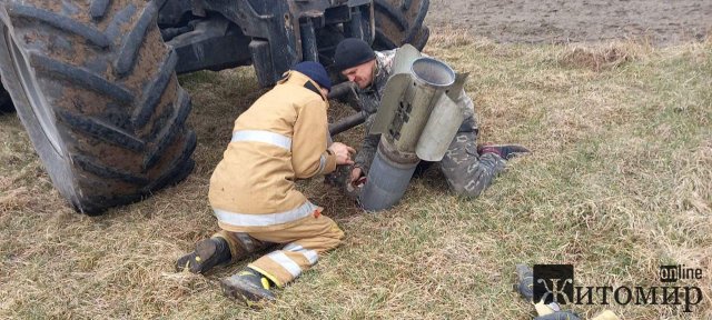 На Житомирщині триває розмінування територій: піротехніки вже знищили понад півтори тисячі боєприпасів. ФОТО