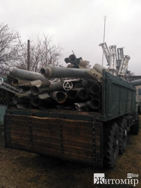 На Житомирщині триває розмінування територій: піротехніки вже знищили понад півтори тисячі боєприпасів. ФОТО