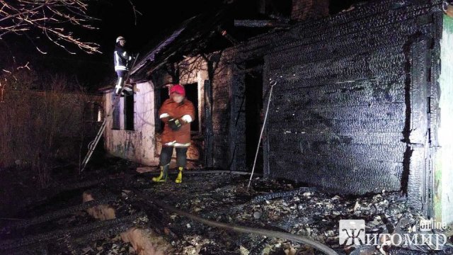 У селі на Житомирщині горів будинок: рятувальники виявили тіло власника. ФОТО