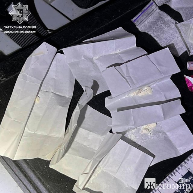 На Чумацькому шляху патрульні затримали житомирянку з наркотиками. ФОТО
