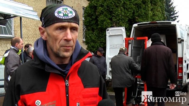  Пологове відділення житомирської лікарні волонтери поповнили медичним устаткуванням