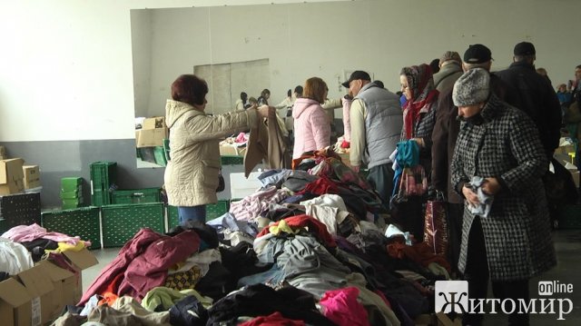 У Житомирі понад 10 тисяч містян за час війни отримали допомогу від волонтерів організації "Все робимо самі". ФОТО