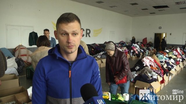 У Житомирі понад 10 тисяч містян за час війни отримали допомогу від волонтерів організації "Все робимо самі". ФОТО