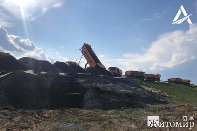 На трасі Київ - Ковель - Ягодин" у Житомирській області спорудили тимчасовий об