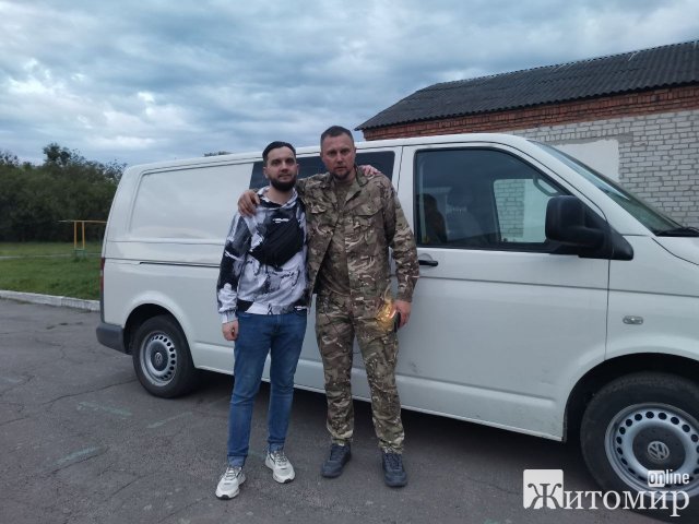 Житомирянин Володимир Котик зібрав кошти на другу машину для ЗСУ. ФОТО