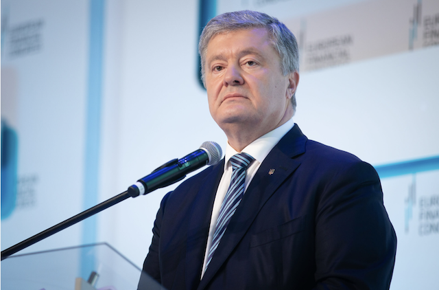 Виступ Порошенка на Європейському Фінансовому Конгресі зустріли оваціями – він презентував програму економічного відновлення України Виступ Порошенка на Європейському Фінансовому Конгресі зустріли оваціями – він презентував програму економічного відновлення України