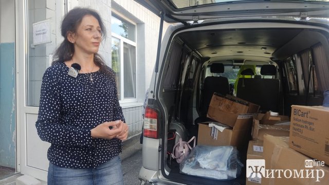 Волонтери з Канади передали в лікарні Житомирської області дефіцитні медзасоби. ФОТО