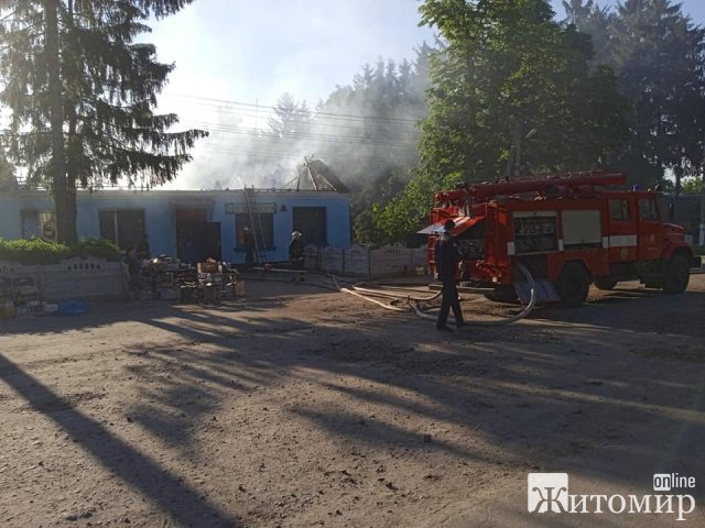 У селі Бердичівського району горів магазин. ФОТО