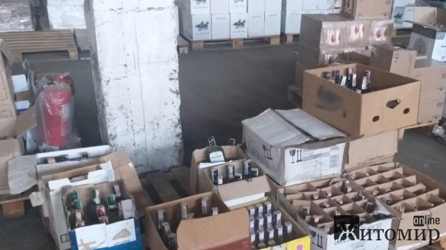 Зі складу в Житомирі правоохоронці вилучили нелегальні 18 тис. пляшок алкоголю на суму 3 млн грн