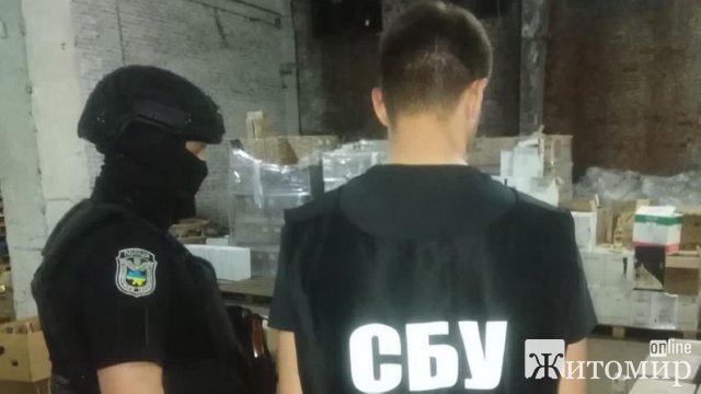 Зі складу в Житомирі правоохоронці вилучили нелегальні 18 тис. пляшок алкоголю на суму 3 млн грн