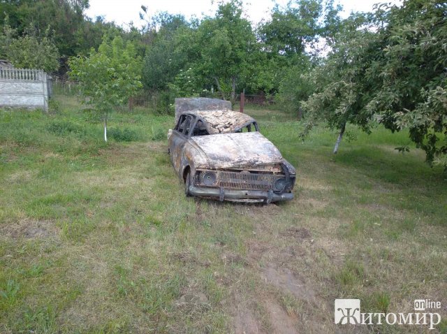 На хуторі Попільнянської територіальної громади чоловік палив сміття та влаштував пожежу в будинку. ФОТО
