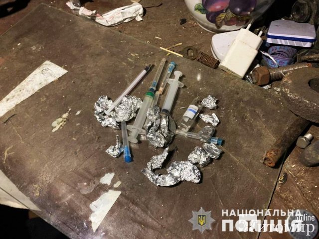 Колишній житомирський поліцейський зайнявся наркобізнесом та безперешкодно возив через блокпости психотроп. ФОТО