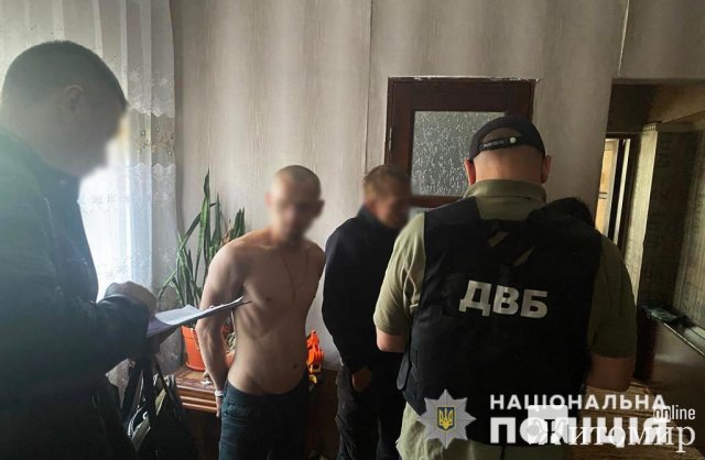 Колишній житомирський поліцейський зайнявся наркобізнесом та безперешкодно возив через блокпости психотроп. ФОТО