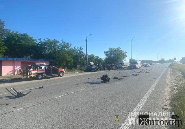 На трасі Київ-Чоп військові потрапили у смертельну ДТП. ФОТО