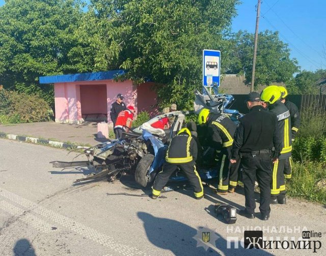 На трасі Київ-Чоп військові потрапили у смертельну ДТП. ФОТО