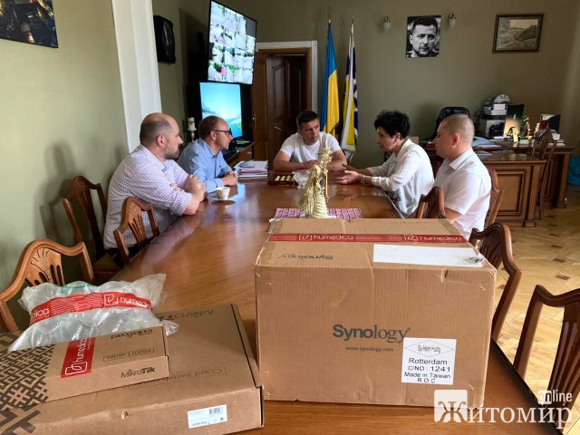 Американець допомагає дітям та людям з інвалідністю у Житомирі. ФОТО