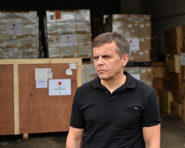 Житомирський міський голова Сергій Сухомлин сьогодні отримав ліки та медичне обладнання з Японії. ФОТО Житомирський міський голова Сергій Сухомлин сьогодні отримав ліки та медичне обладнання з Японії. ФОТО