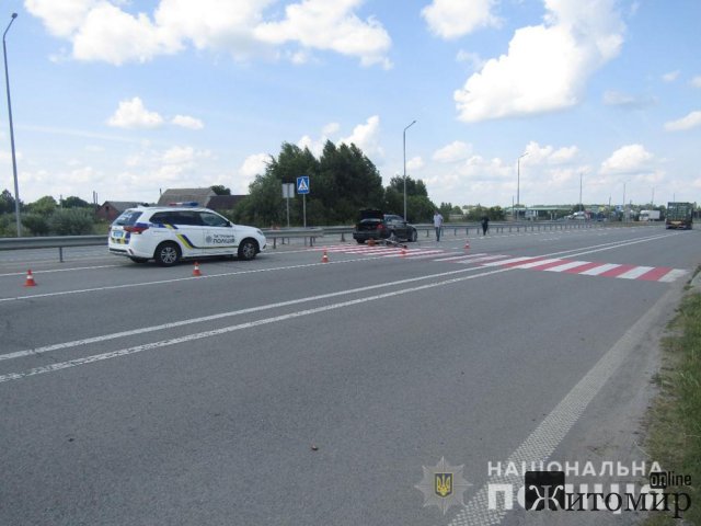 На трасі в Житомирській області Audi збила велосипедистку на пішохідному переході: потерпілу госпіталізували. ФОТО