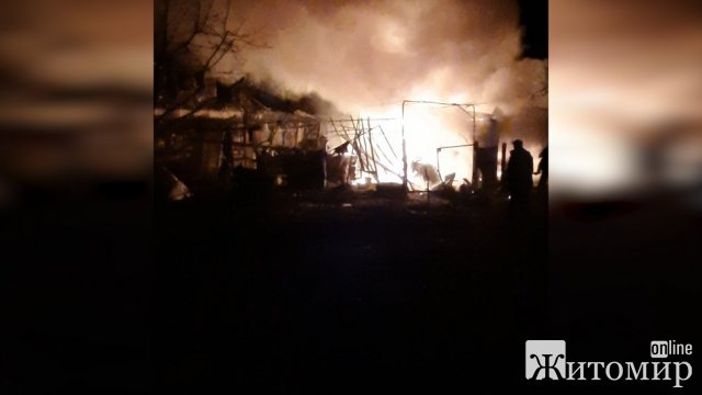 Рятувальник з Коростеня розповів, як голіруч розбирали завали палаючого гаража після бомбардування, де сиділи діти. ФОТО