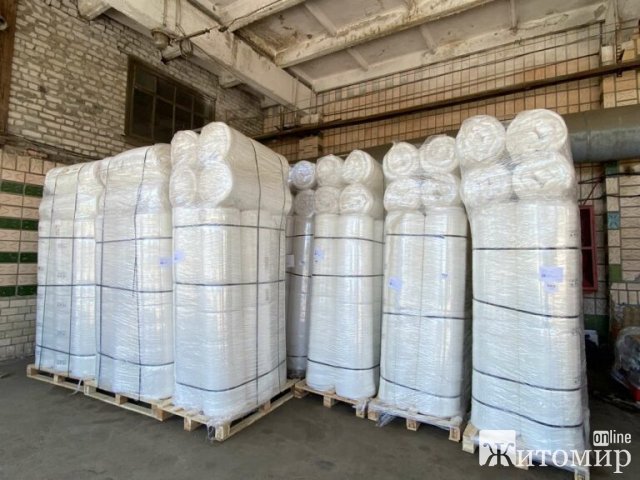 Гуманітарний штаб Житомирської ОВА повідомив про передану допомогу: матраци для ВПО та набори для укриттів. ФОТО