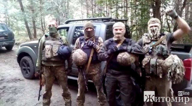 Родина Стражників подарувала машину житомирському підрозділу 95-ї бригади