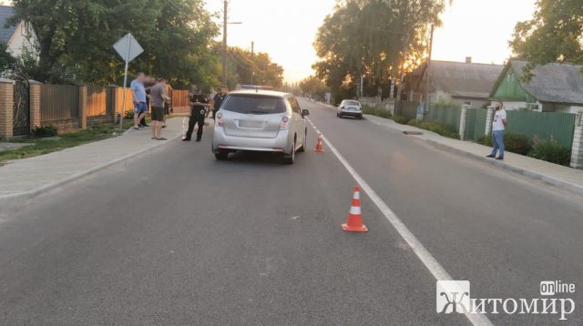 У Новограді-Волинському Toyota збила 8-річну дівчинку. ФОТО