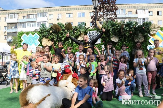 У Житомирі на Новому бульварі для дітлахів влаштували свято. ФОТО