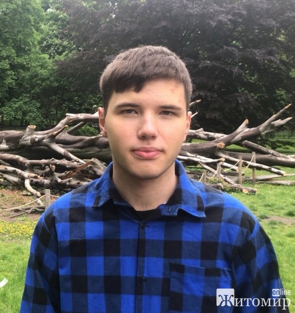 На Житомирщині максимальний бал відразу по трьох предметах отримали 11 випускників. ФОТО