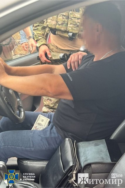 У Житомирі СБУ викрила масштабну схему продажу автомобілів, які ввозили в Україну під виглядом гумдопомоги. ФОТО