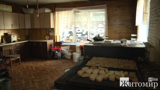 У Житомирському центрі обліку бездомних осіб почали готуватися до зими. ФОТО