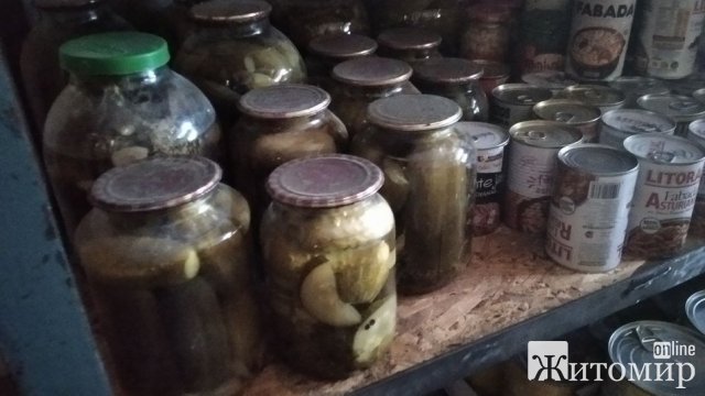 У Житомирському центрі обліку бездомних осіб почали готуватися до зими. ФОТО