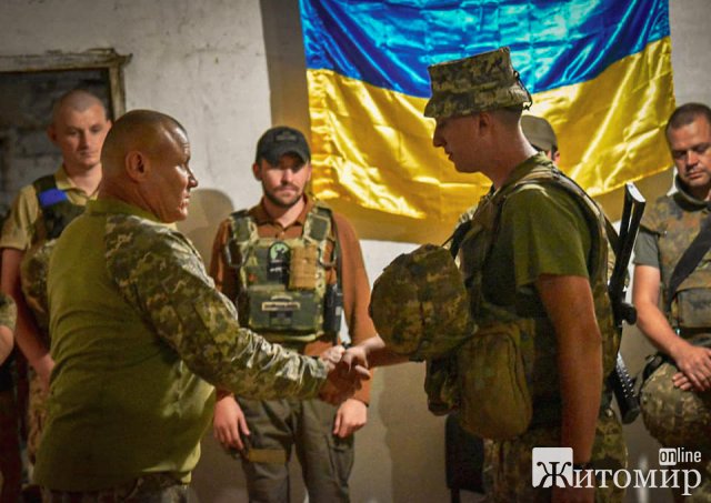 Воїнам 30-ї Новоград-Волинської бригади вручили державні нагороди та відомчі відзнаки з нагоди Дня Незалежності