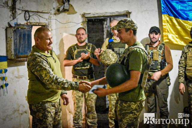 Воїнам 30-ї Новоград-Волинської бригади вручили державні нагороди та відомчі відзнаки з нагоди Дня Незалежності