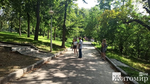 У житомирському парку вандали пошкодили п
